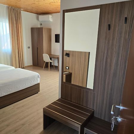 Hotel Aleks Shkodër Dış mekan fotoğraf