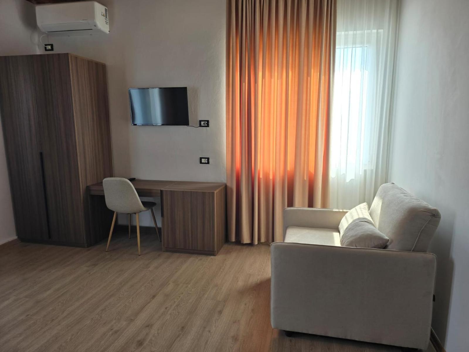 Hotel Aleks Shkodër Dış mekan fotoğraf