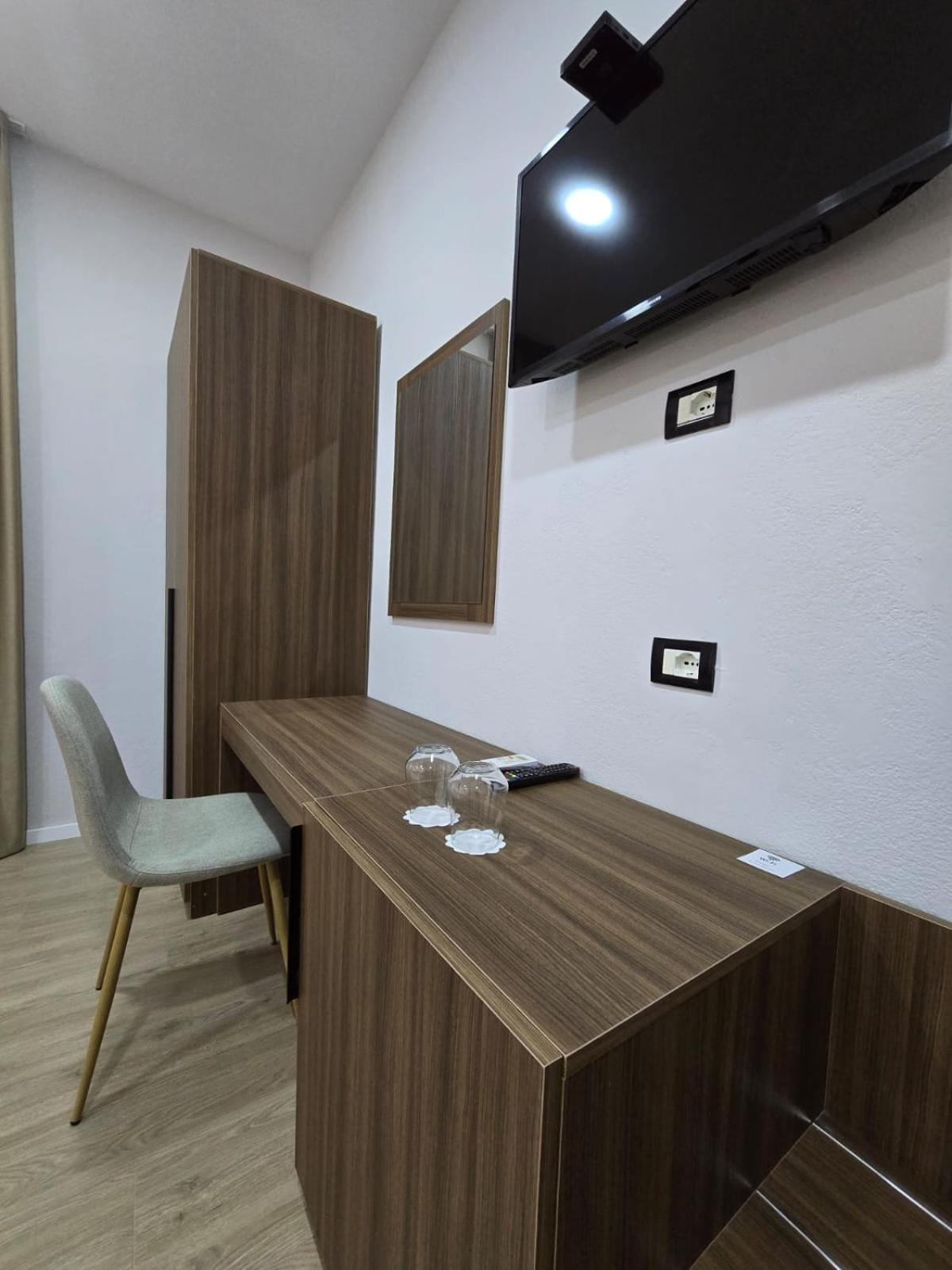 Hotel Aleks Shkodër Dış mekan fotoğraf