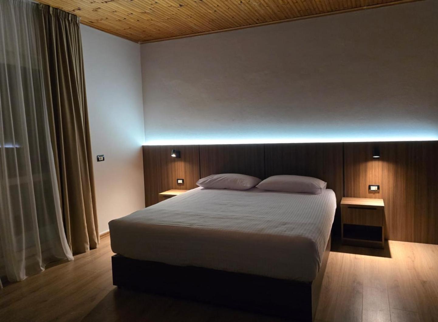 Hotel Aleks Shkodër Dış mekan fotoğraf